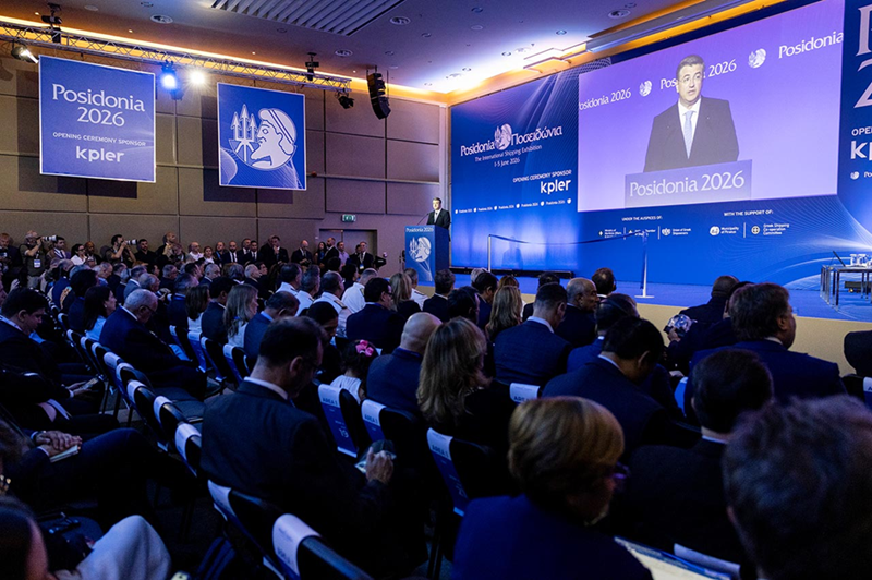 El comisario europeo de Transporte Sostenible y Turismo, Apostolos Tzitzikostas